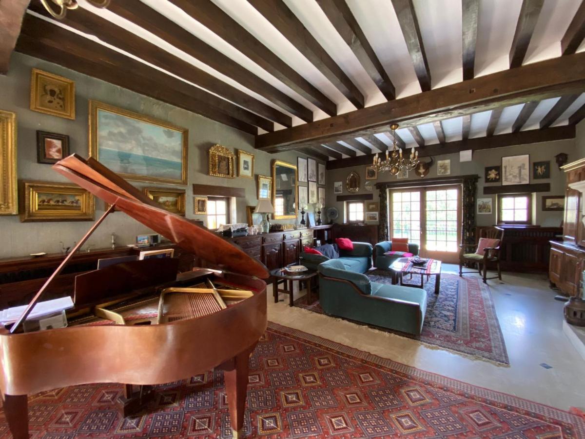 Maison Des Arts Francueil 外观 照片